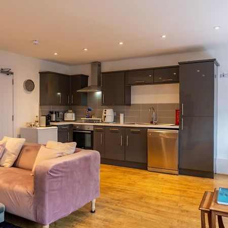 Cute 1 Bed Apartment 2 Mins From The Sea - Sleeps 4, Flat 8 The Gables, Church Street, 莱姆里吉斯 外观 照片
