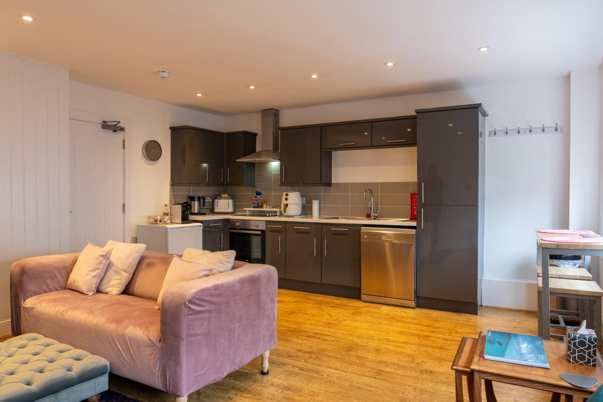Cute 1 Bed Apartment 2 Mins From The Sea - Sleeps 4, Flat 8 The Gables, Church Street, 莱姆里吉斯 外观 照片