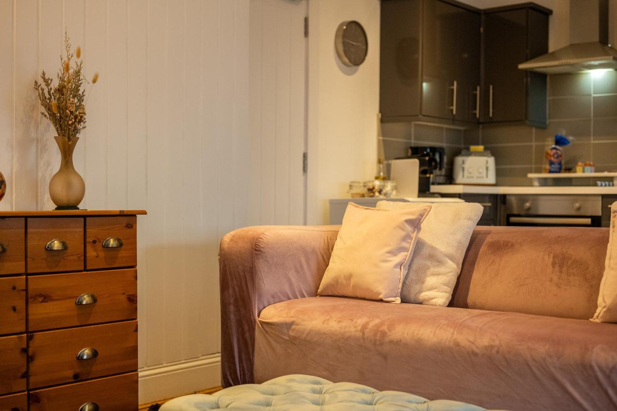 Cute 1 Bed Apartment 2 Mins From The Sea - Sleeps 4, Flat 8 The Gables, Church Street, 莱姆里吉斯 外观 照片